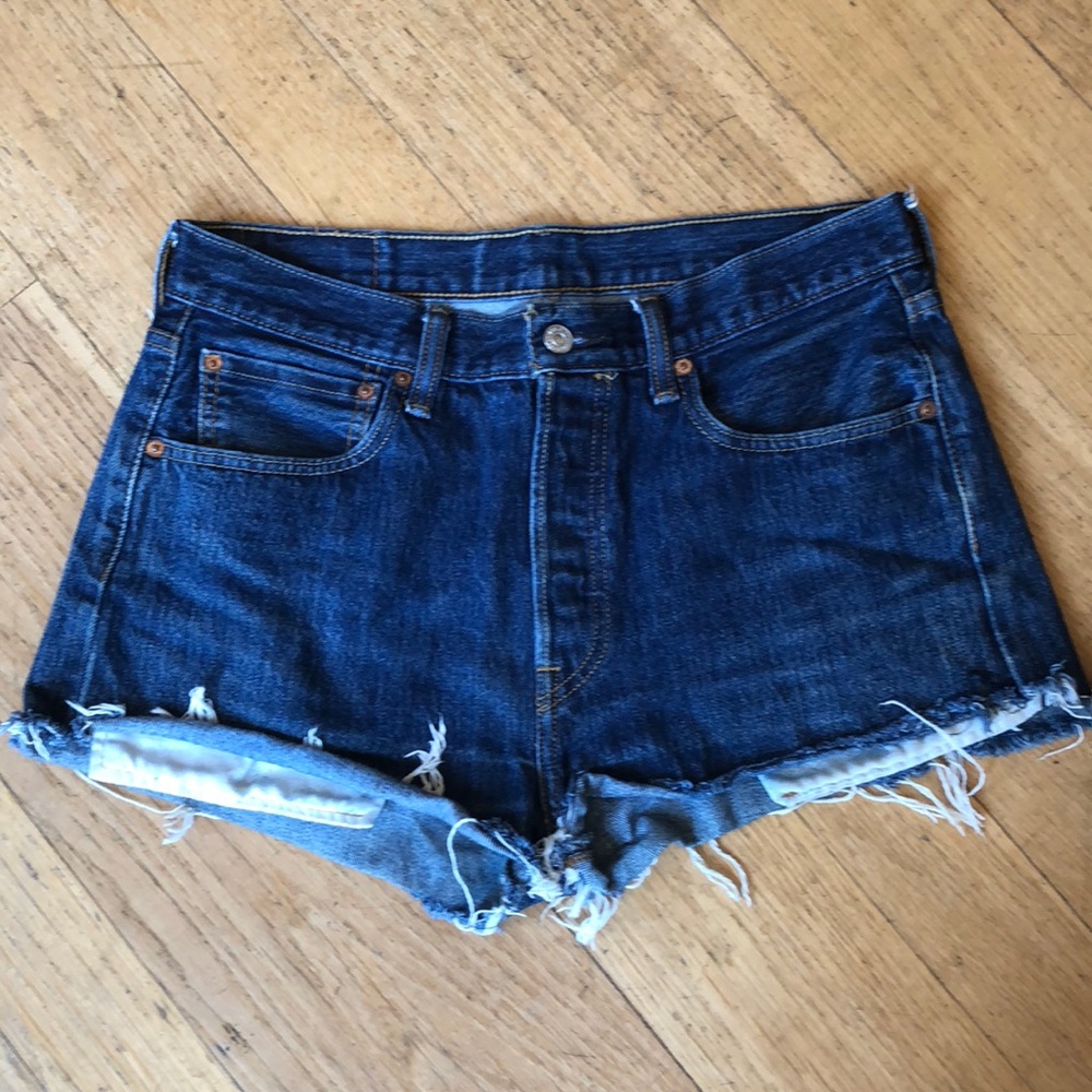 Levi’s 501 frayed denim shorts
